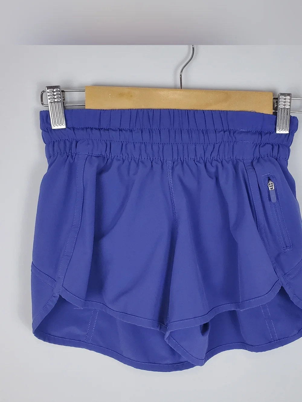 Lululemon Womens Tracker Short Size 4 - Picture 2 of 14